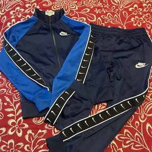 Boys Nike jogging set